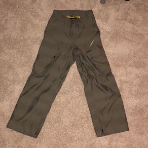 Sims snow pants size (men’s small)